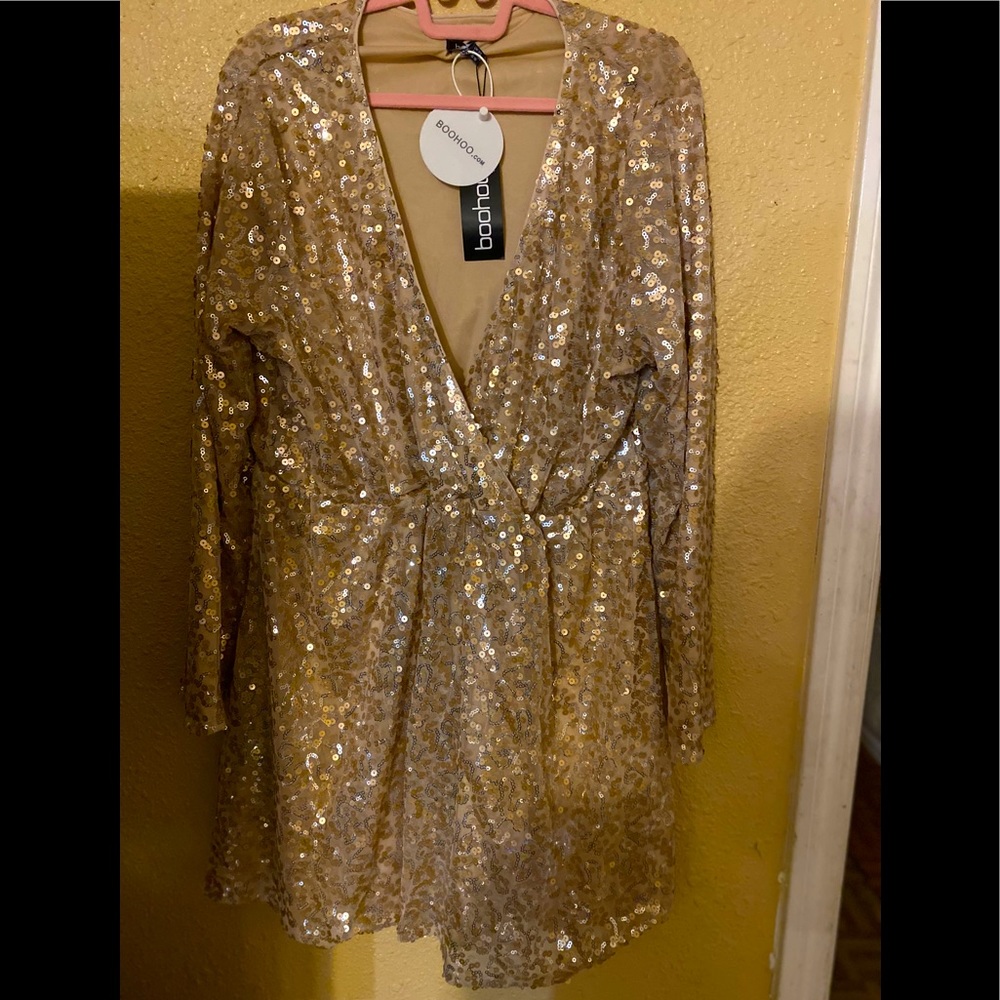 NWT boohoo Dress Size 16